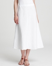 Give your summer style a twirl with this Eileen Fisher maxi that boasts a flouncy linen silhouette.