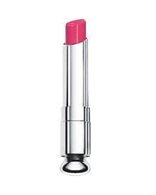 Dior Addict EXTREME combines vibrant color intensity with the perfection of luminous shine. Extreme, almost breathtaking shades make lips glow with radiant shine in vibrant colors with dazzling pure pigments. 12 shots of color from the most daring pinks to nude beiges, color makes a bold statement. The Incognito style, the elegance of contemporary beige: Color embellishes the lips. Just the right dose for sophistication that never strikes a false note and unbelievably natural perfection.