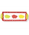 A favorite picnic-table print and three little pigs in classic condiment colors make this Gingham Barbecue platter as indispensable as your grill. With corn-on-the-cob handles.