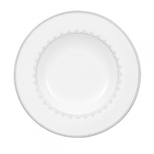 White Lace bone china is characterized by its diverse series of borders all rendered in precious platinum. The classic combination of platinum and white radiates on the table. A truly classic look.