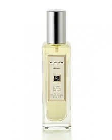 The first Jo Malone fragrance was created as a gift for the original 20 facial clients. The warm, woody scents of sandalwood and cedarwood are seasoned with nutmeg and vibrant ginger in this unexpected combination of ingredients.