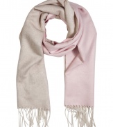 Wrap yourself up in ultra-luxe style with this muted-hue scarf from Jil Sander - Easy-to-style length, fringed edges, ombre print - Style with an elevated jeans-and-tee ensemble or a printed mini-dress and ribbed tights