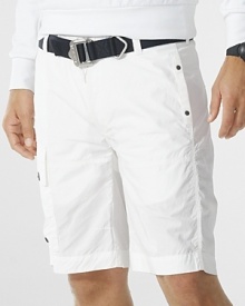 The perennially essential Outrigger short is crafted from crisp cotton poplin with utility details for the definition of athletic style.