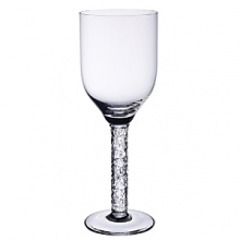 A thick, textured stem and generously sized bowl add eye-catching style to Villeroy & Boch's Urban Nature stemware.