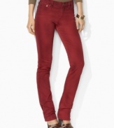 Lauren Jeans Co.'s essential denim jean features a slim, straight leg and a hint of stretch for a versatile, modern look.