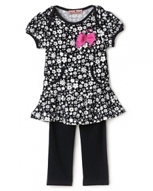 A poppy pink bow brightens this floral print Juicy Couture tunic and leggings set, featuring ruffles and a cozy kangaroo pocket.