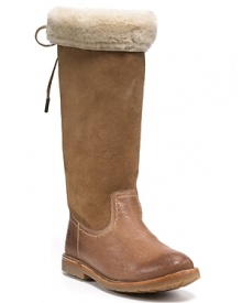 Featuring suede mixed with leather and a lace-up detail at the back, the Frye Celia Fawn boots add rustic winter charm.