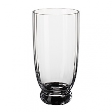 New Cottage Stemware is a transitional design. Perfectly suited for modern or traditional settings. Composed of lead free crystal, this collection is dishwasher safe.