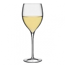 The Magnifico stemware pattern has a graceful bowl and elongated stem. An everyday glassware variety but with the style and finesse of true crystal. Made with Luigi Bormioli's SON.hyx technology.