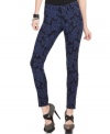 GUESS? gives skinny jeans a trend-right boost by way of a tapestry print! Pair the denim with platform heels for a look that's high on modern style!