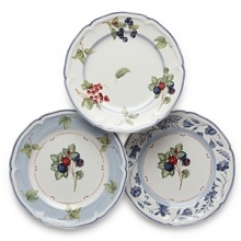 The welcoming appeal of a cozy country B&B is embodied by Cottage Inn from Villeroy & Boch. The series strikes an emotional chord with its red, white and blue palette and mix of coordinating patterns inspired by Americana charm and hospitality. Designed to be mixed and matched, the collection features three styles of dinner plates and six different salad plate designs allowing you to create your own unique tablescape.