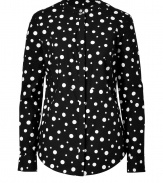 A punchy take on Sunos sumptuous prints, this dotted cotton shirt is a great way to add a playful twist to your look - Collarless neckline, raglan long sleeves, buttoned cuffs, covered button-down front metal zip at nape, shirttail hemline - Softly tailored fit - Wear with statement printed pants and sky-high heels