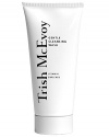 Trish's two-in-one concentrated face wash gently removes makeup, pore-clogging oils and environmental debris from the eyes and face.Wet your face thoroughly with tepid water. Squeeze a dime-sized amount of the wash onto your fingertips and work into a lather. Massage onto skin including the eye area. Cup your hands and rinse at least ten times.