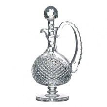 Part of Waterford's Prestige collection, this exquisite decanter is classically styled with diamond cuts. Whether on display in a sideboard or taking center stage on your table, it makes an elegant presentation that is sure to captivate.