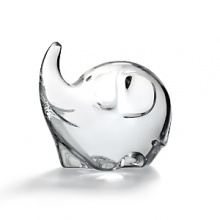 This sweet elephant figurine, designed by Wan Ya Hui, is a charming way to celebrate birthdays and special occasions.