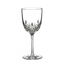 A salute in crystal to the 60th anniversary of the world renowned Lismore collection, the Encore red wine glass features contemporary lines and an elegantly pulled stem.