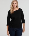 Keep everyday looks casual while still exuding ultra refinement in this Eileen Fisher tee.