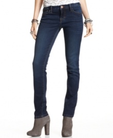 Complete your every day look with these five-pocket, dark wash skinny jeans from American Rag!