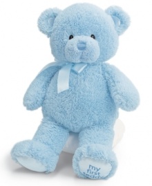 The perfect newborn or baby shower gift, he'll never forget her first teddy bear by Gund.