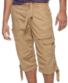 Go long. These cargo shorts from Sean John get a few extra inches for truly streetwise styling.