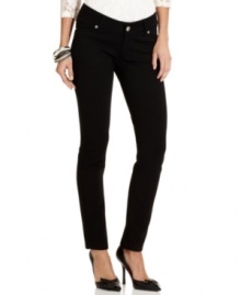 The petite skinnies from Seven7 are the perfect pair of black jeans! Dress them up or down to create a variety of looks.