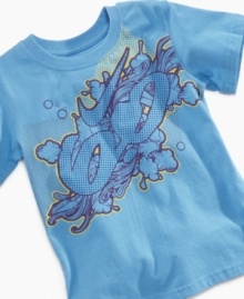 Make a splash. His casual style gets graphic with this fun tee from Nike.