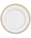 A lustrous complement to the refined Vera Wang's Lace Gold dinnerware and dishes pattern. Enliven your spread with this beautiful accent plate for appealing contrast.