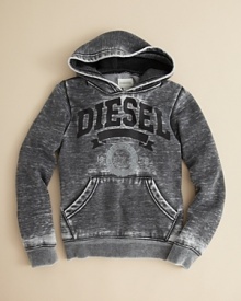 Diesel's hoodie breaks from the classics with an intense chemical wash treatment, for an unexpected look that wears well on daily basis.