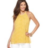 This sunny top from Alfani is ready to be paired with slim-fitting white pants and your favorite wedges. A halter neckline, flowing fit and cheerful hue make it season-perfect.