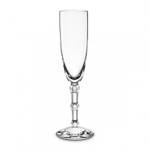 Designed by Mathias, the Clair de Lune collection fuses classic nobility with modern influence. Each element offers uncommon brilliance with round, fluted legs and sparkling shapes for a superior collection of stemware.