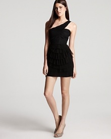 With dramatic ruffling, this BCBGMAXAZRIA one shoulder dress makes a glamorous entrance.