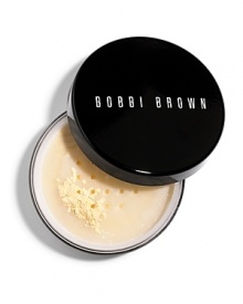 Bobbi's long-lasting, super-sheer powder sets and perfects color to create a smooth, flawless finish. This sheer powder is 100% oil-free and oil-absorbing, with Vitamin E for the most comfortable wear. Bobbi Brown Sheer Finish Loose Powder is ideal for those with oily skin or prefer a lighter powder. Available in a modern, convenient jar with sifter.