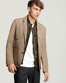 Built-in layering makes the Burberry Beechcroft jacket a cool-weather essential that's perfect for transitioning between seasons. Wear the vest by itself for warmer days, or with the jacket when you need extra warmth.