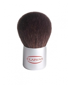 The indispensable beauty accessory, ideal for touch ups throughout the day. Pretty and practical in its red case with a mirror, it can be easily slipped into your make-up bag. Its dense bristles are made of high quality goat hair.