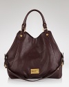 Lend your workday looks sophisticated panache with this luxurious leather tote from MARC BY MARC JACOBS.