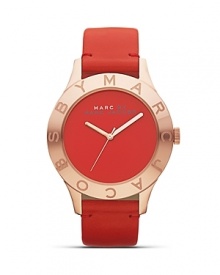 Perfect playful accessorizing with this watch from MARC BY MARC JACOBS. With a soft matte leather band and logo-engraved bezel, this piece has style-setter written all over it.