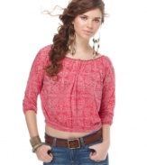 Beading trim adds a hint of shine to this Free People printed cropped top -- perfectly paired with light wash spring denim!