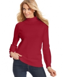 Karen Scott's soft petite turtleneck sweater features a chic ribbed collar and easy fit. Pair it with jeans for essential weekend style!