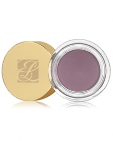 Stay-true color. 15-hour wear. Double Wear Stay-in-Place Shadow Creme delivers intense eye color that lasts and goes on fast. It's stay-true color at your fingertips with matte to demi-pearl finishes. Creamy formula goes on smoothly, blends easily. Seamless coverage won't crease or fade. Can be worn alone or layered under powder eyeshadow. For all skintypes and ideal for mature skin as it minimizes pulling and tugging of the delicate eyelid.