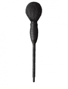 Inspired by traditional Japanese beauty rituals, the NARS Kabuki Artisan brushes meld heritage with modernity in both concept and function. The multifunctional design of the Kabuki Yachiyo brush, with its tapered dome head and soft pen super goat hairs, makes it excellent for defining cheekbones, highlighting the complexion, and blending and diffusing color on or around the eye area. 