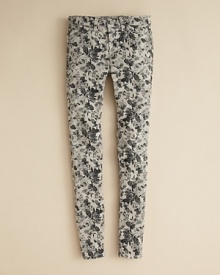 Decorated with a beautifully-details floral print allover, this skinny jean makes over her jeans-and-tee standbys.