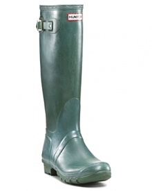 Hunter original rubber rain boots have the legendary Hunter fit and comfort and are perfect for a rainy day.