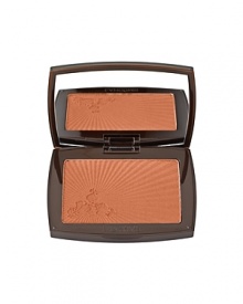 This sheer silky-light powder delivers a natural sun-kissed matte complexion in any season. The unique blend of mineral pigments and absorbent micro-spheres ensures a long-lasting smoothness and a perfect matte finish for your skin. Smooth and comfortable texture blends effortlessly and evenly into the skin. Does not go shiny or dull throughout the day. Skin feels silky soft and even toned.Result Pefectly matte, yet natural-looking, for a bronzed complexion that stays fresh and color-true throughout the day.Suitable for all skin types. Not chalky, never cakey.Fragrance-free. Non-comedogenic. Allergy-tested for safety