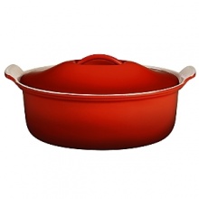 A beautiful dish inspired by traditional Le Creuset design. Ideal for dishes such as pot au feu or stews. Moves from oven to table with ease. A celebration of Le Creuset Cast Iron, this collection features classic Le Creuset products in the tradition of French cooking.