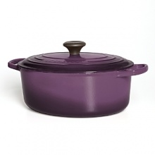 For nearly a century, Le Creuset has handcrafted enameled cast iron cookware of superlative quality, durability and versatility. A cooking staple, the oval French oven offers exceptional heat distribution and retention for unsurpassed broiling, braising, slow cooking and sautéing and its size easily accommodates roasts and poultry.