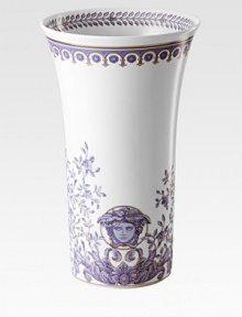 Inspired by the distinguished style of the French Royal Court of Louis XIV, this porcelain collection features the kind of elegance that could only come from the House of Versace. From the Le Grand Divertissement CollectionPorcelain13½ highHand washMade in Germany