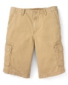 Rendered in cotton with a bit of added stretch, these solid cargo shorts give you an everyday look for warm weather days.