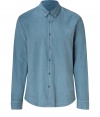 Stylish shirt of fine blue cotton - Updated version of a classic shirt with a small collar, placket, slim cut and slightly tapered - Rounded seam edges make it casual but chic - Favorite basic with chinos, jeans or shorts