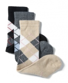 Live a little more luxe with every step. These plush cashmere socks from Charter Club feature a classic argyle pattern, for an elegant addition to any ensemble.