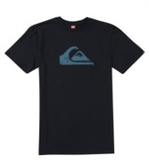 Let the wave catch you. This logo tee from Quiksilver will be your casual uniform.